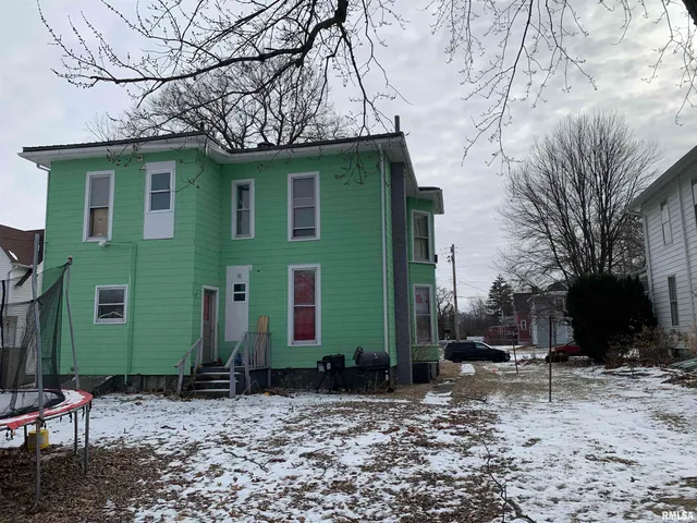 $122,000 | 310 East Detroit Avenue, Monmouth, IL 61462
