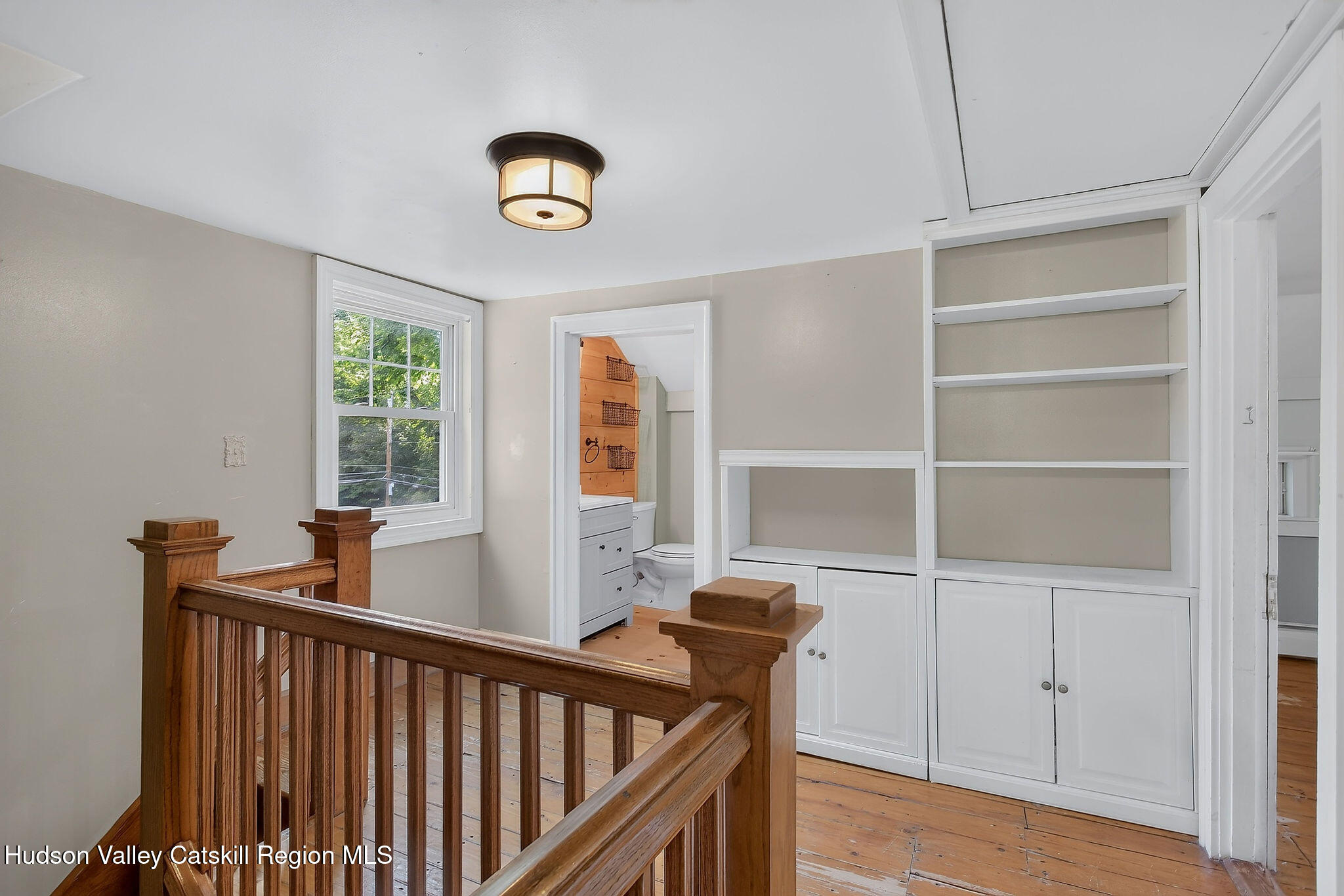 390 Water Street Road Hudson, NY 12534 - Photo 19 of 33 0045-upstairs