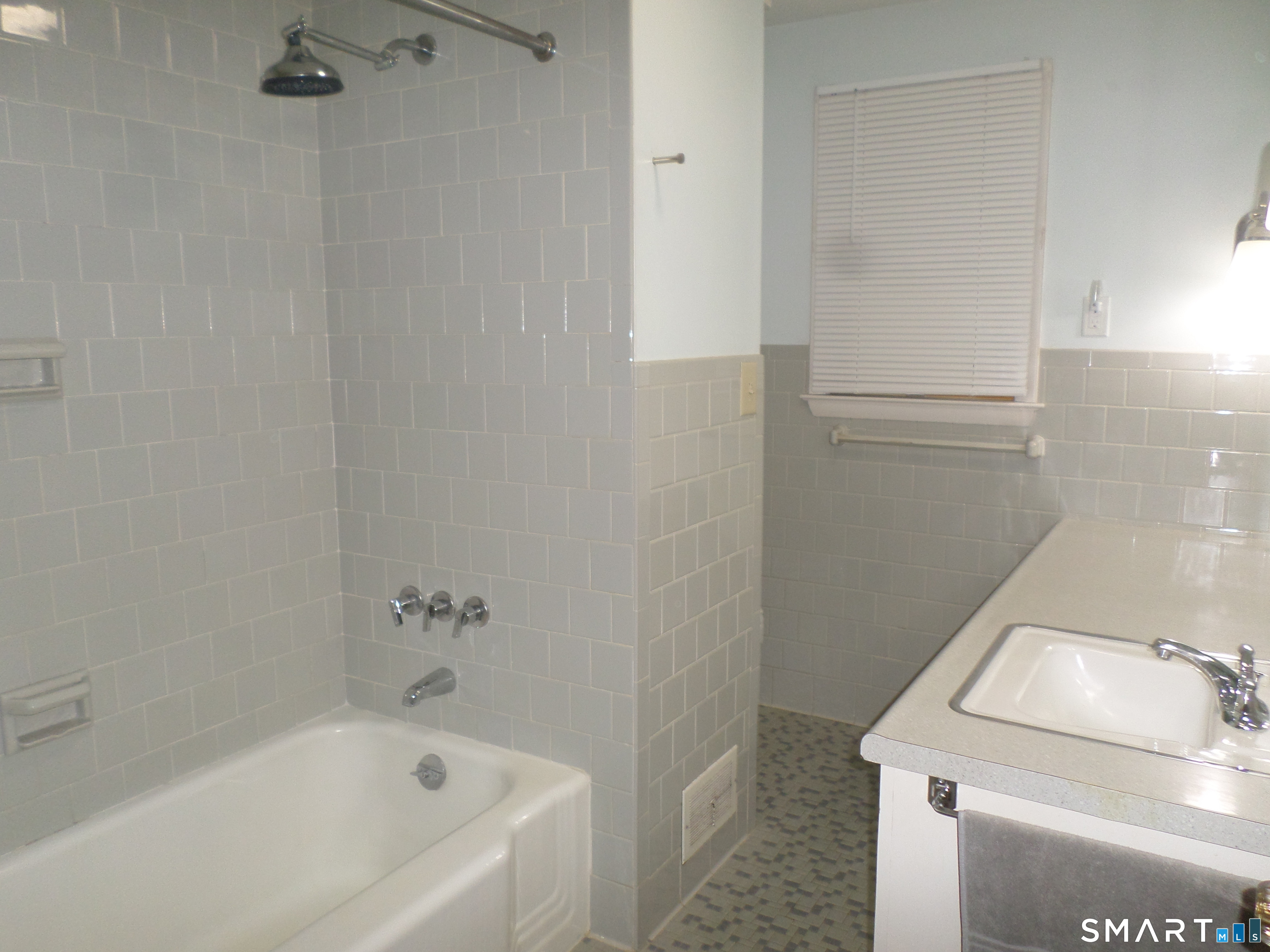 366 West Woods Road Hamden, CT 06514 - Photo 17 of 32