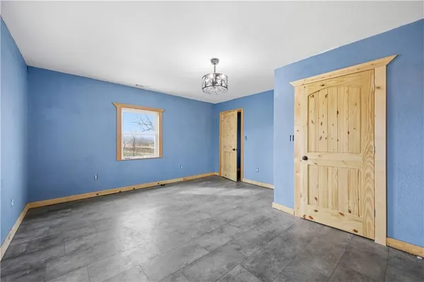 $229,500 | 33646 West Laser Road, New Hampton, MO 64471