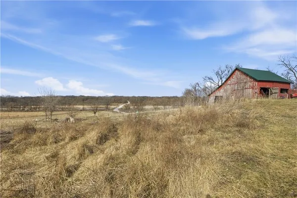 $229,500 | 33646 West Laser Road, New Hampton, MO 64471