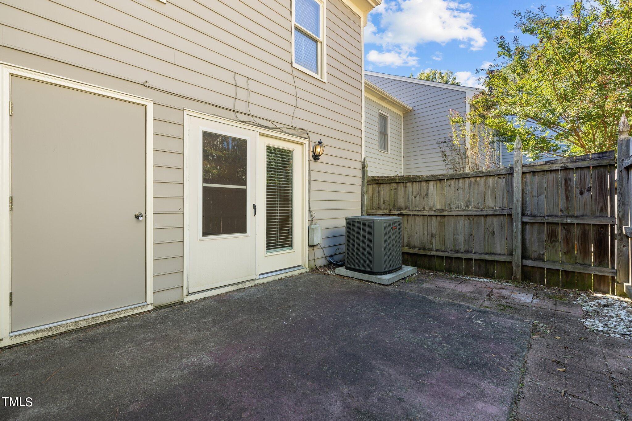 1706 Township Circle Raleigh, NC 27609 - Photo 27 of 38 31-web-or-mls-5Z8A3454