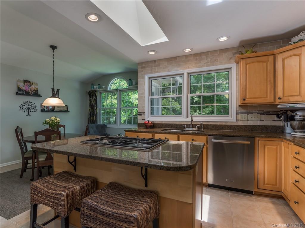 329 Thomas Road Hendersonville, NC 28739 - Photo 11 of 34 Gallery Image 11
