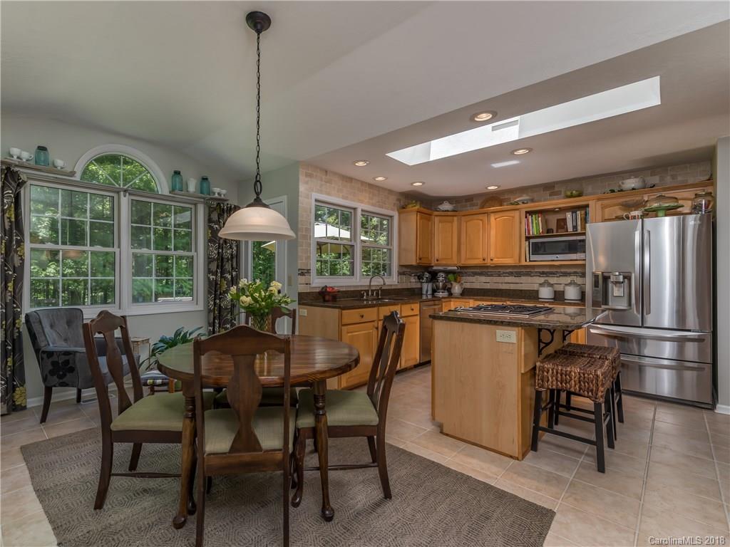 329 Thomas Road Hendersonville, NC 28739 - Photo 12 of 34 Gallery Image 12