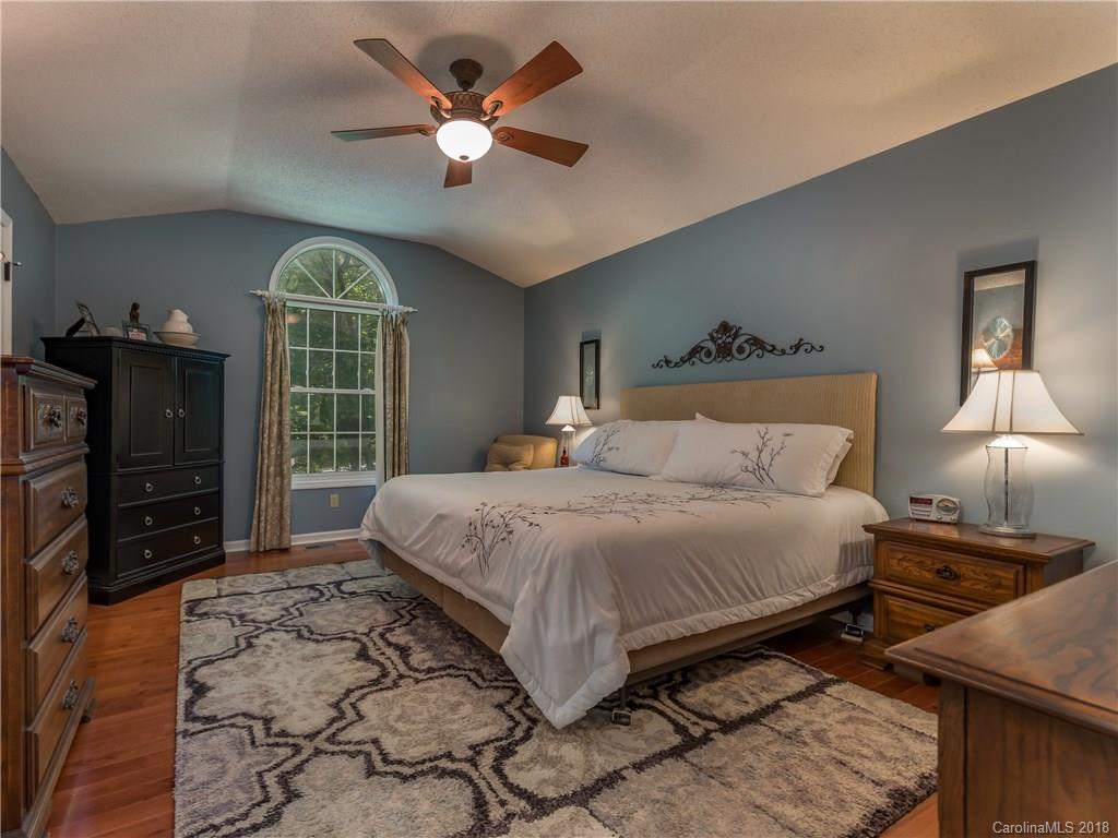 329 Thomas Road Hendersonville, NC 28739 - Photo 15 of 34 Gallery Image 15
