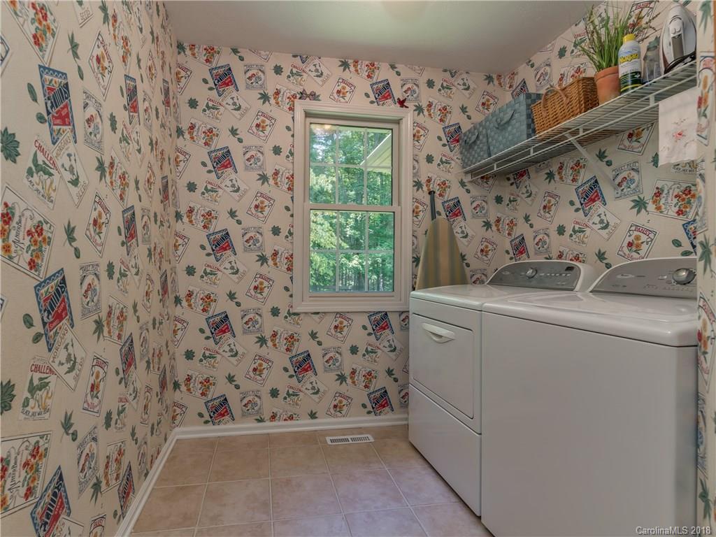 329 Thomas Road Hendersonville, NC 28739 - Photo 22 of 34 Gallery Image 22