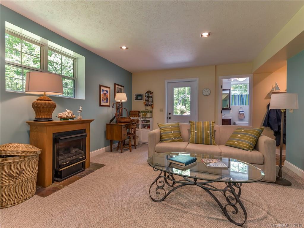 329 Thomas Road Hendersonville, NC 28739 - Photo 26 of 34 Gallery Image 26