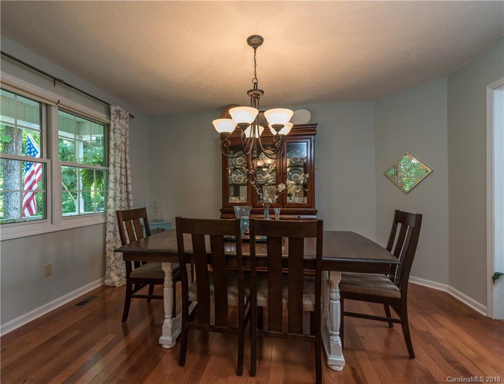 329 Thomas Road Hendersonville, NC 28739 - Photo 5 of 34 Gallery Image 5