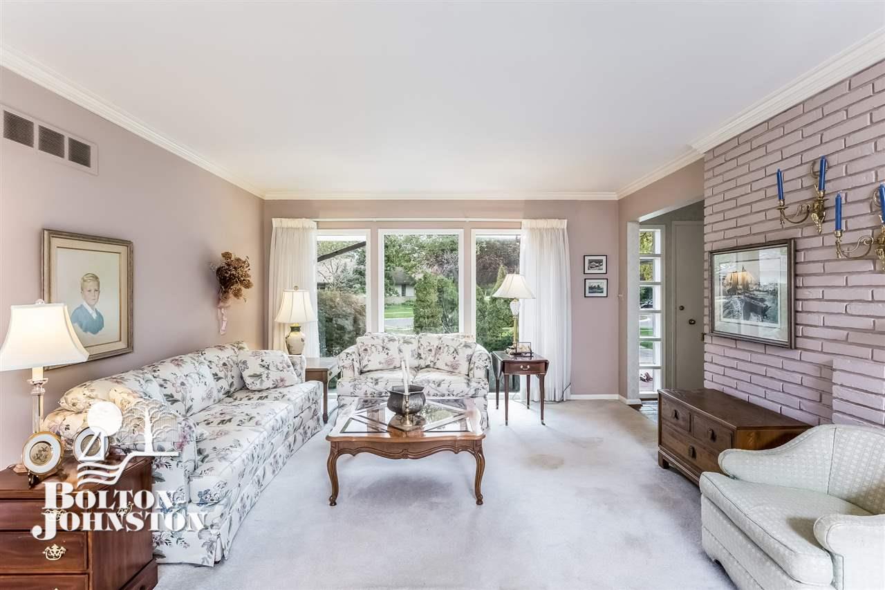 411 Barclay Road Grosse Pointe Farms, MI 48236 - Photo 6 of 46