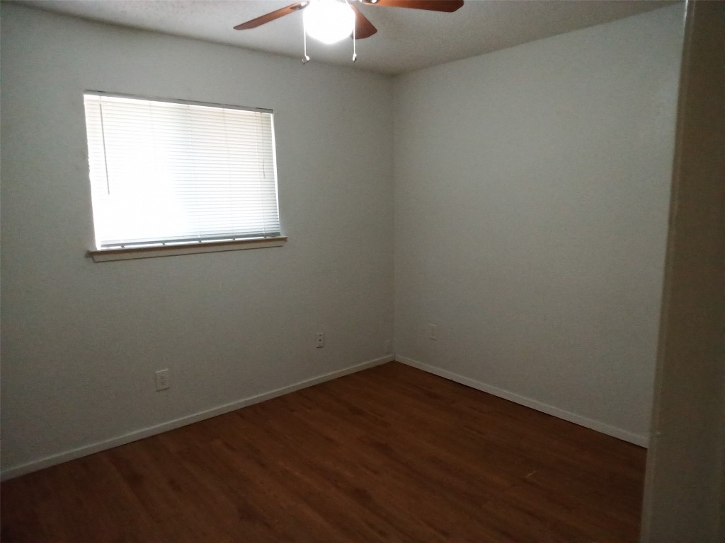 907 B Sirocco Drive Austin, TX 78745 - Photo 12 of 20 an empty room with a window