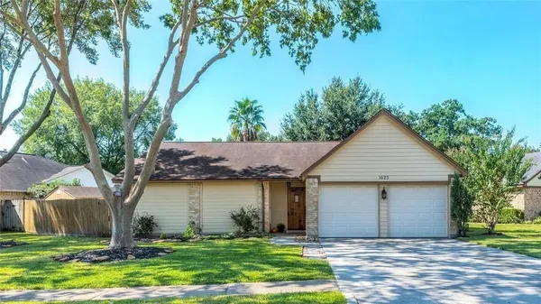 $1,900 | 1623 Jo Ann Lane, Sugar Land, TX 77498