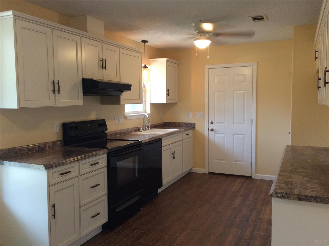 5941 Hamilton Bridge Road Milton, FL 32570 - Photo 7 of 27