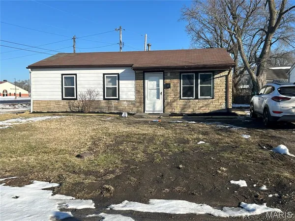 $105,000 | 601 St Monica Drive, Cahokia, IL 62206