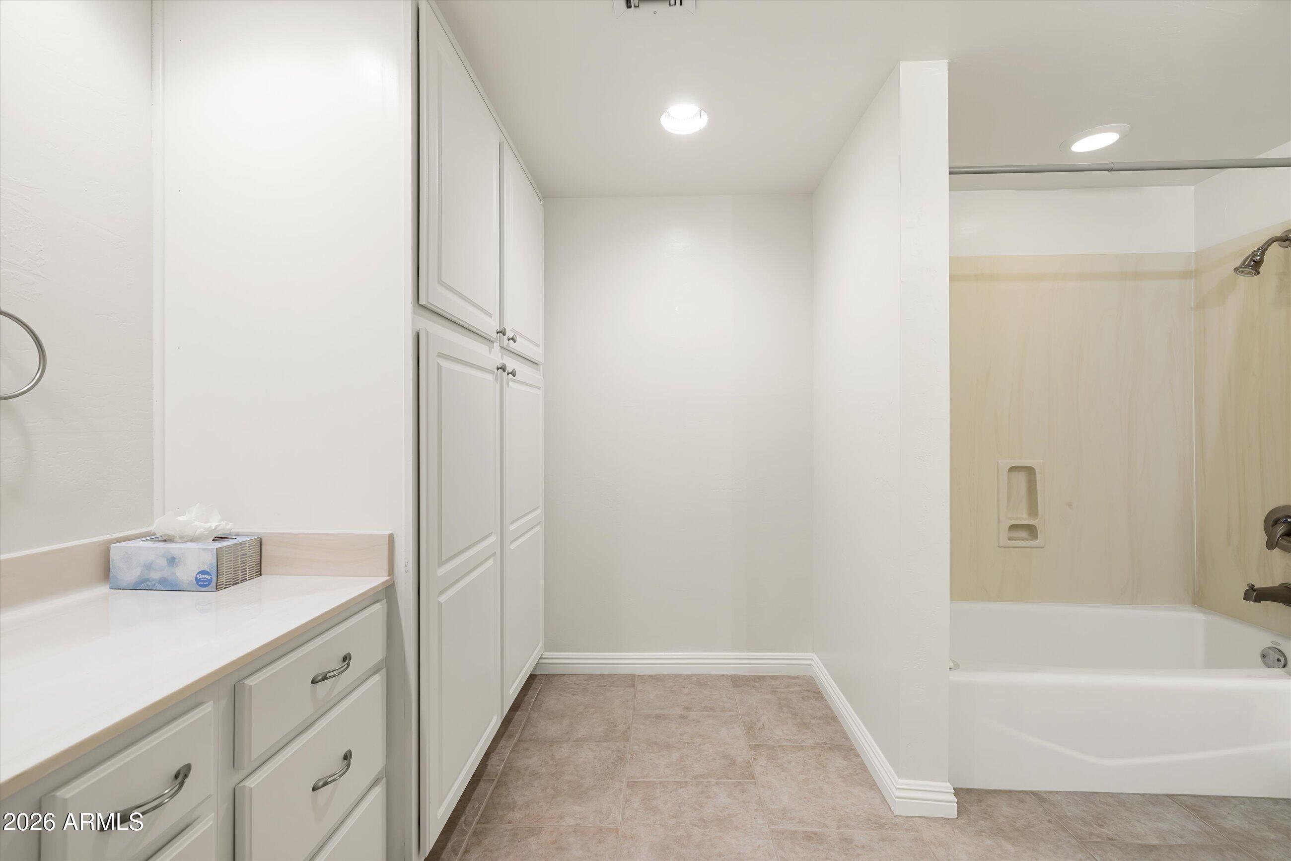 4446 East Camelback Road, Unit 103 Phoenix, AZ 85018 - Photo 21 of 30 31-4446 E Camelback Rd #103, Phoenix, AZ