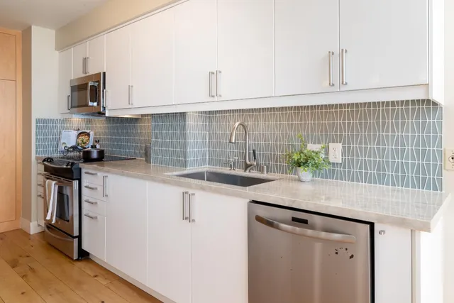 $648,000 | 1555 Lakeside Drive, Unit 184, Oakland, CA 94612