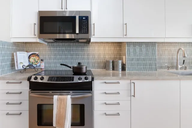 $648,000 | 1555 Lakeside Drive, Unit 184, Oakland, CA 94612