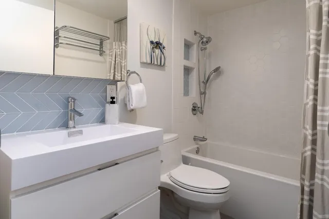 $648,000 | 1555 Lakeside Drive, Unit 184, Oakland, CA 94612