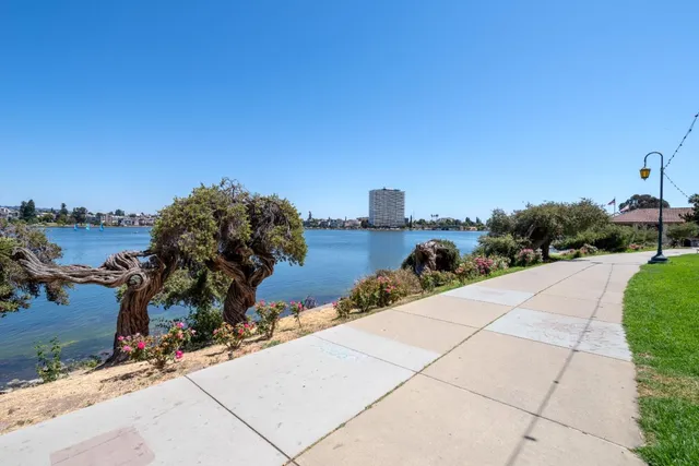 $648,000 | 1555 Lakeside Drive, Unit 184, Oakland, CA 94612