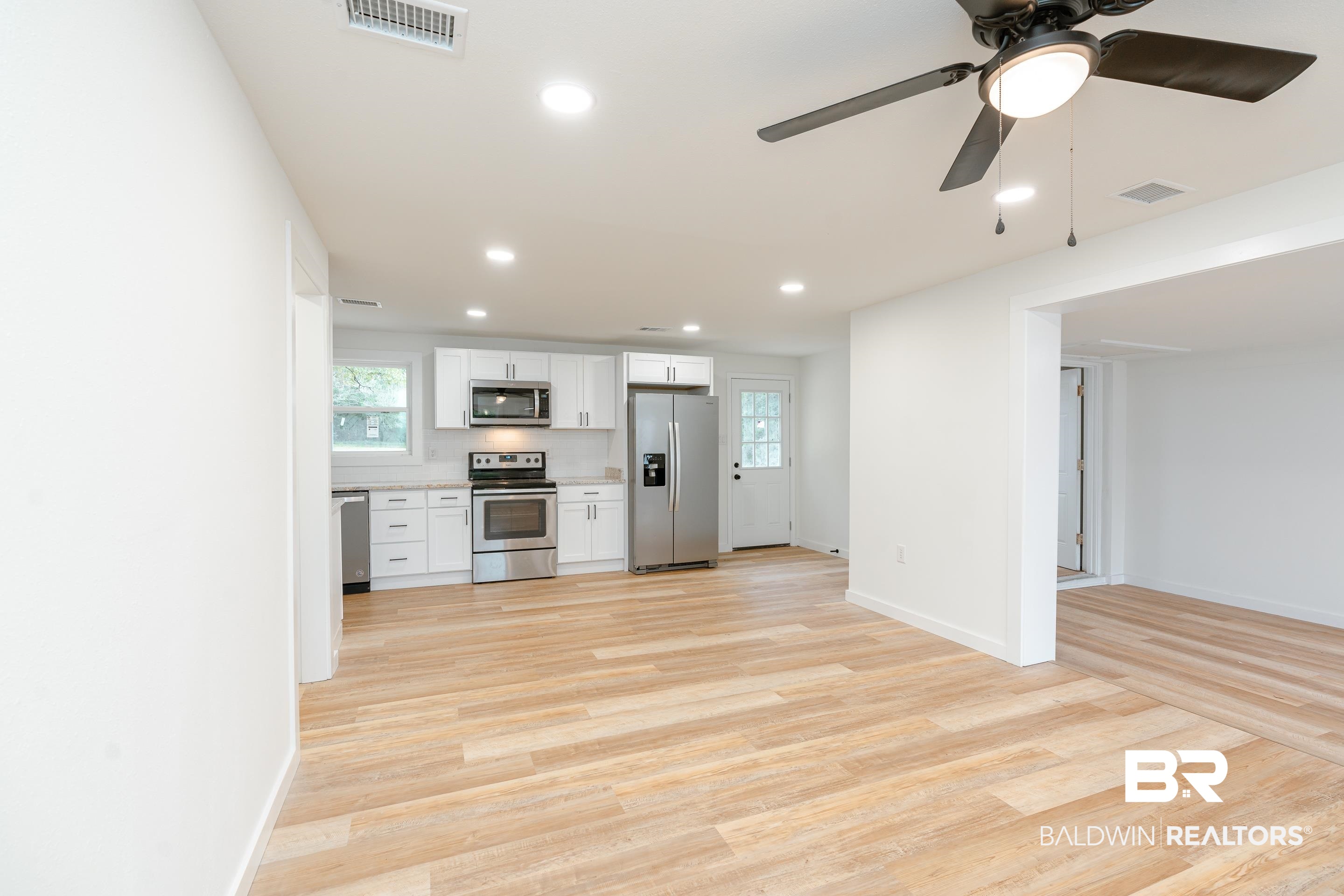 5201 Almeda Court Mobile, AL 36693 - Photo 4 of 25