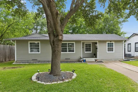 $295,000 | 1613 Dale Place, Irving, TX 75061