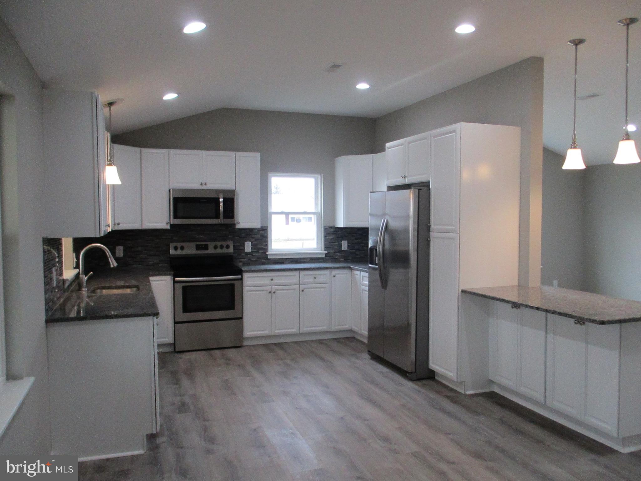 109 Border Rock Road Levittown, PA 19057 - Photo 2 of 51 Gallery Image 2