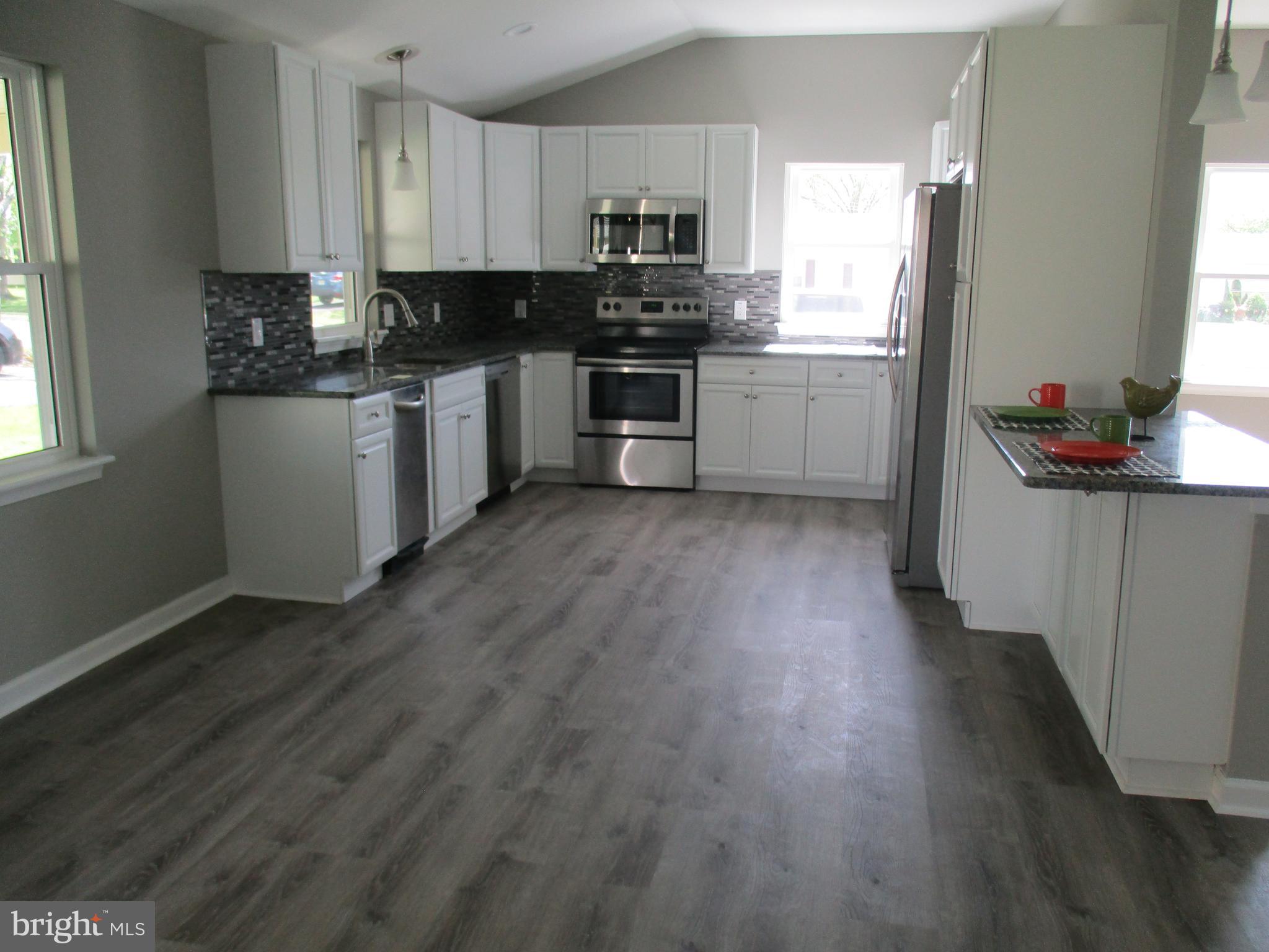 109 Border Rock Road Levittown, PA 19057 - Photo 15 of 51 Gallery Image 15