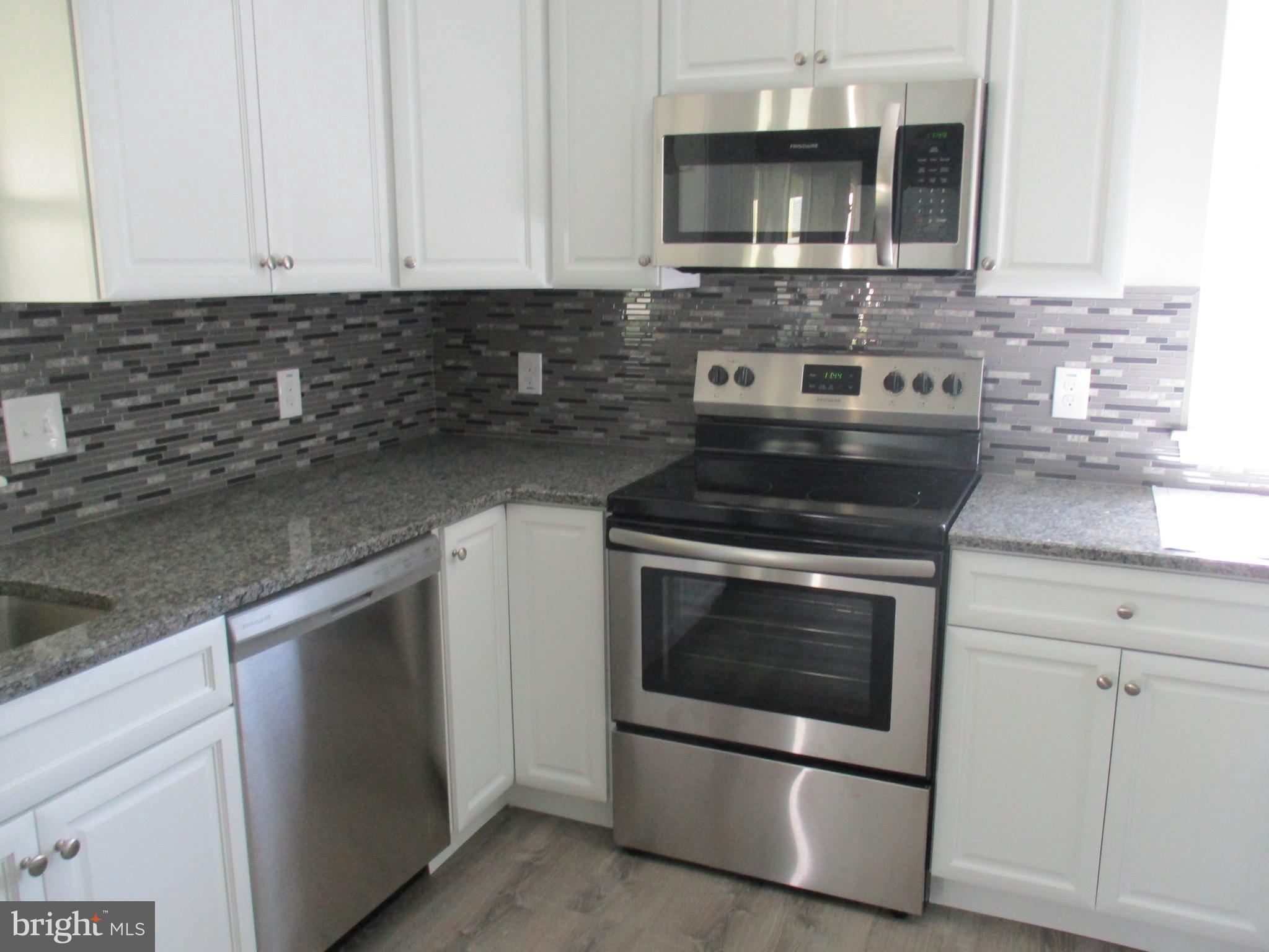 109 Border Rock Road Levittown, PA 19057 - Photo 4 of 51 Gallery Image 4