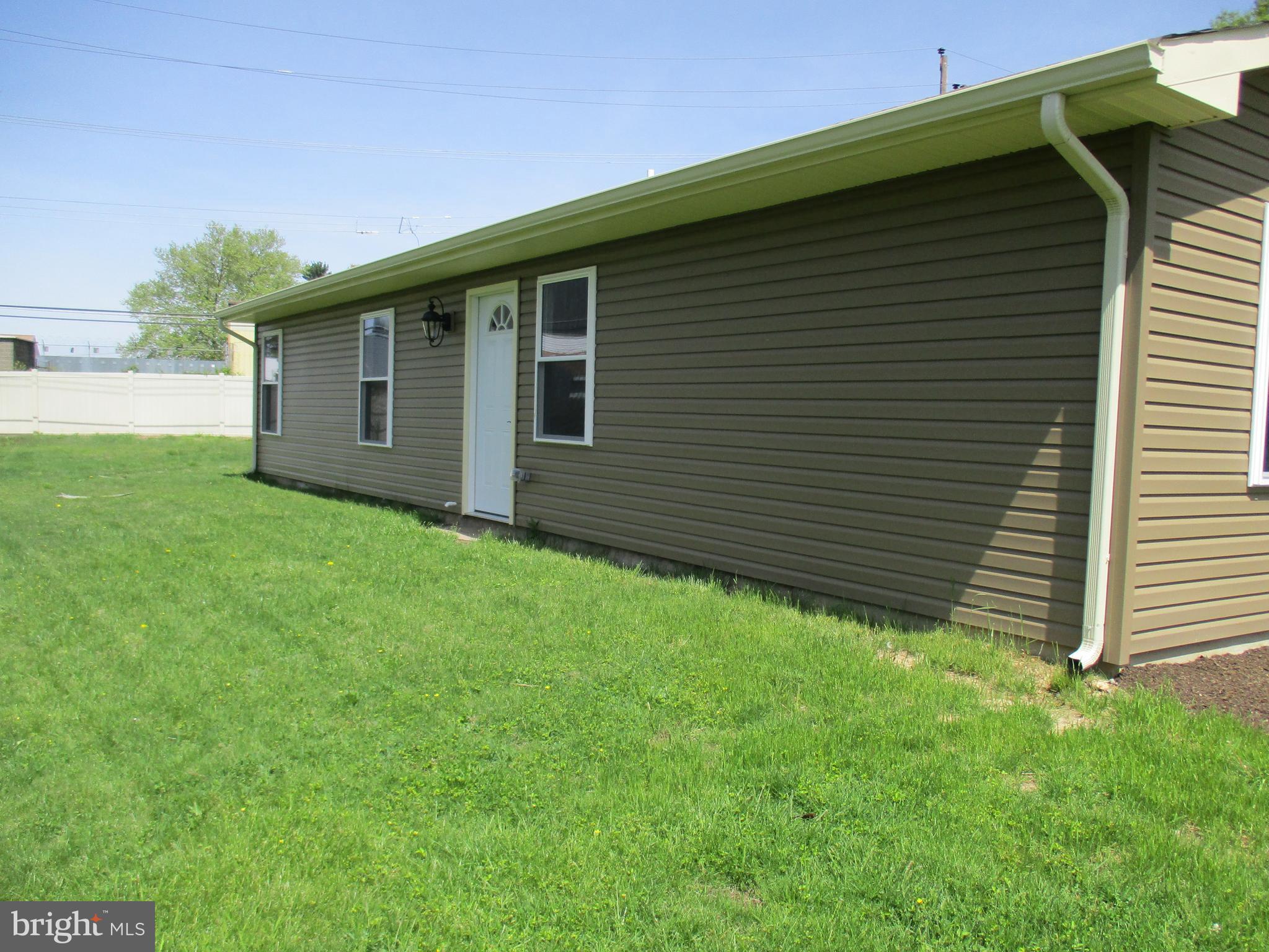 109 Border Rock Road Levittown, PA 19057 - Photo 46 of 51 Gallery Image 46