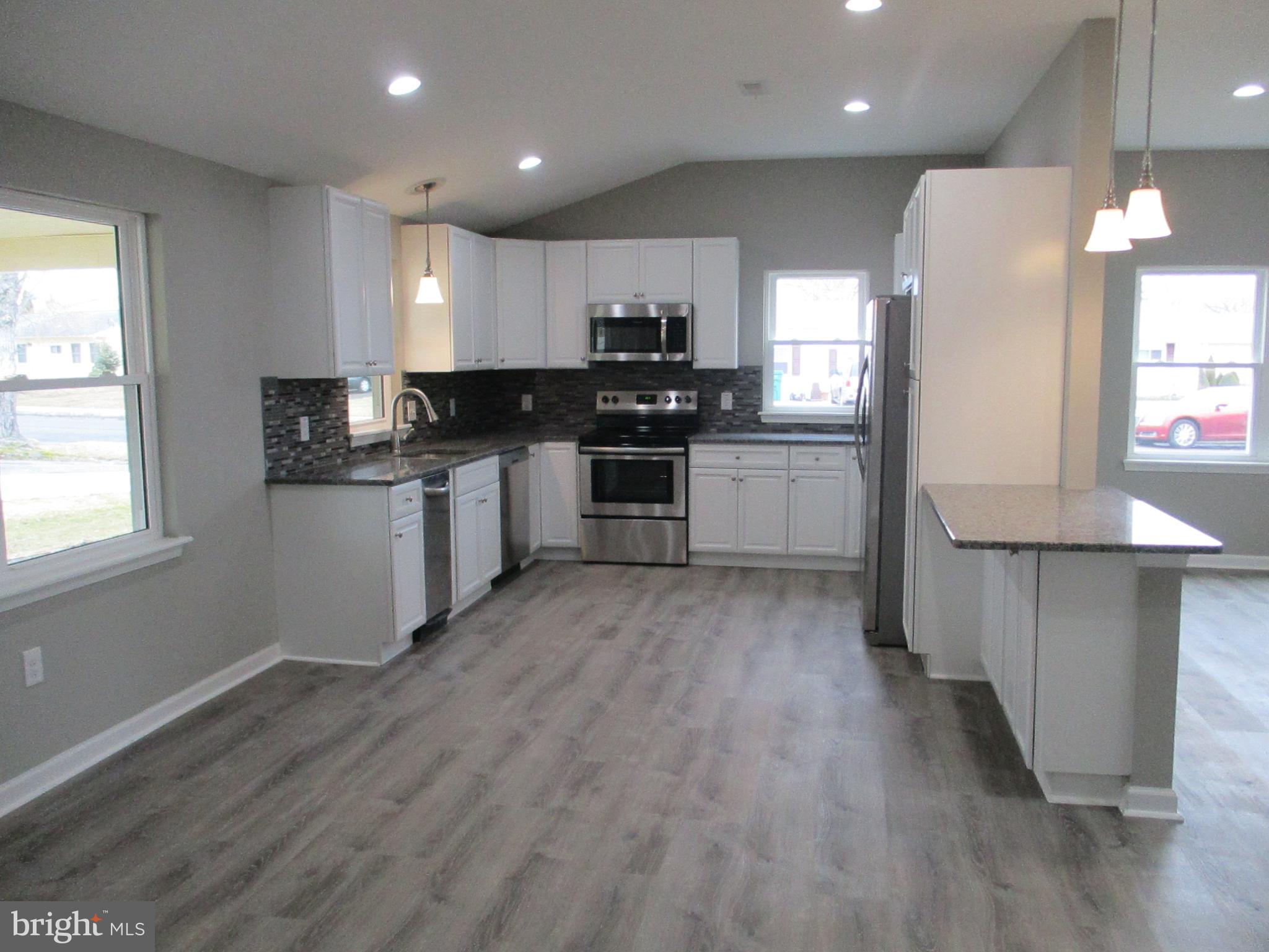 109 Border Rock Road Levittown, PA 19057 - Photo 7 of 51 Gallery Image 7