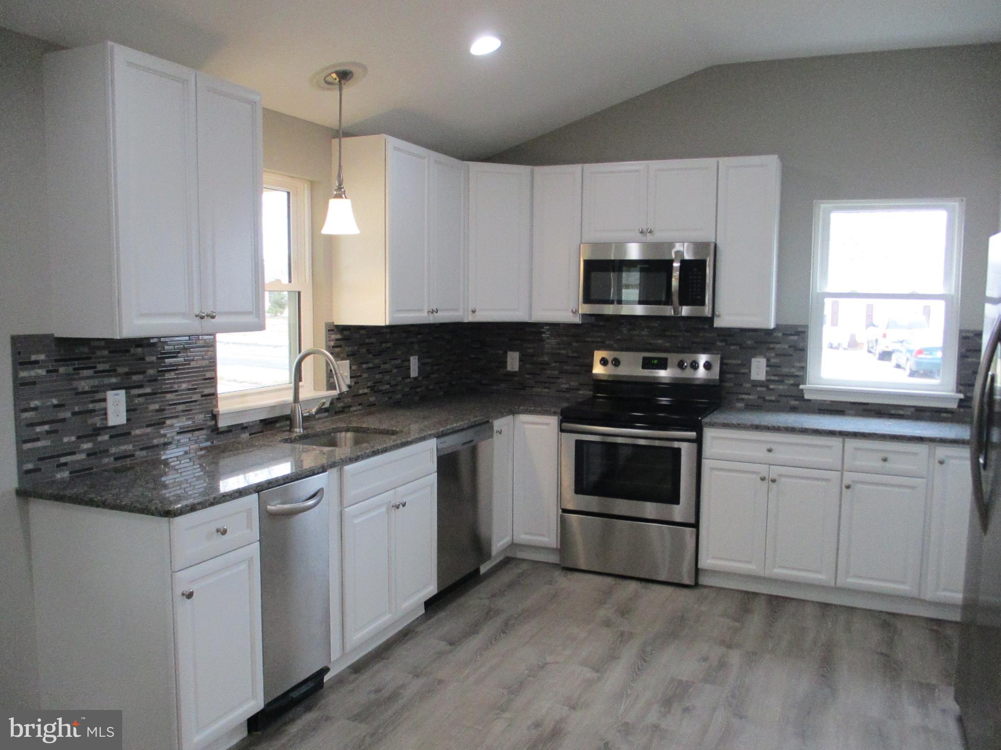 109 Border Rock Road Levittown, PA 19057 - Photo 9 of 51 Gallery Image 9