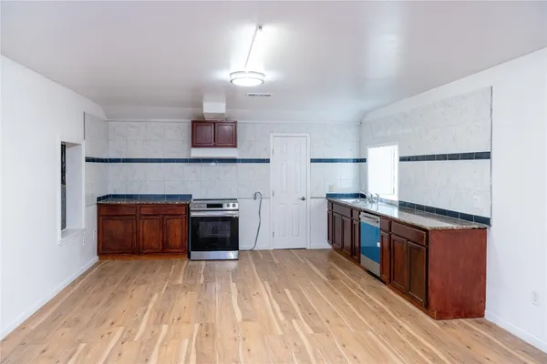 $11,000 | 3245 West Highway 6, Alvin, TX 77511