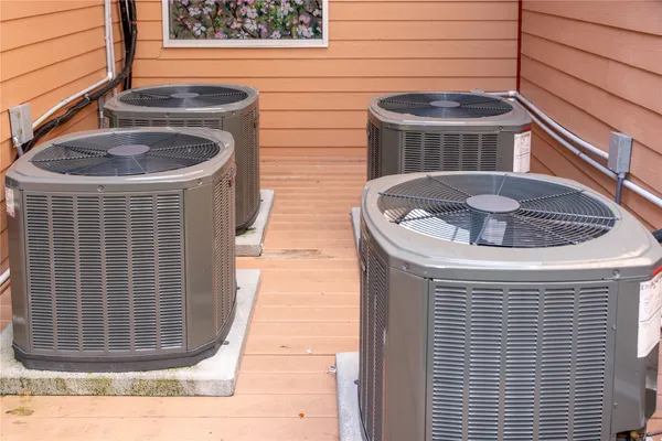 $12,000 | 3245 West Highway 6, Alvin, TX 77511