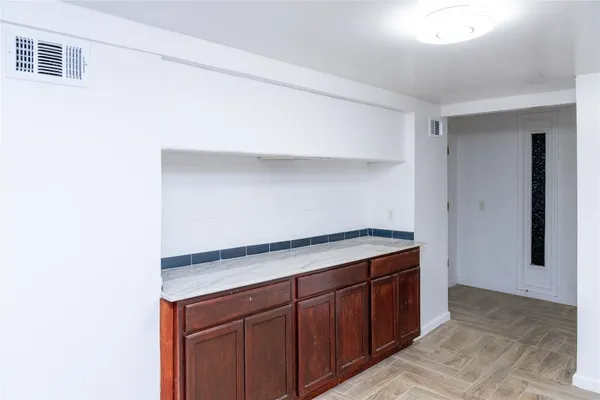 $11,000 | 3245 West Highway 6, Alvin, TX 77511