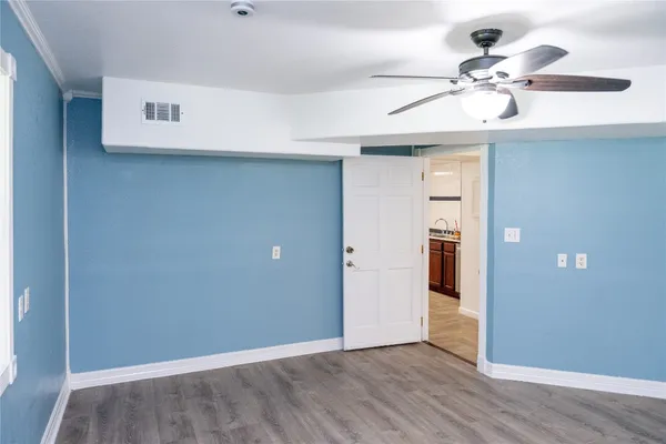 $11,000 | 3245 West Highway 6, Alvin, TX 77511