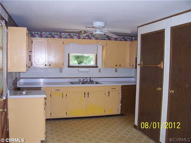 16213 Sandy Ford Road Chesterfield, VA 23838 - Photo 5 of 10 Kitchen