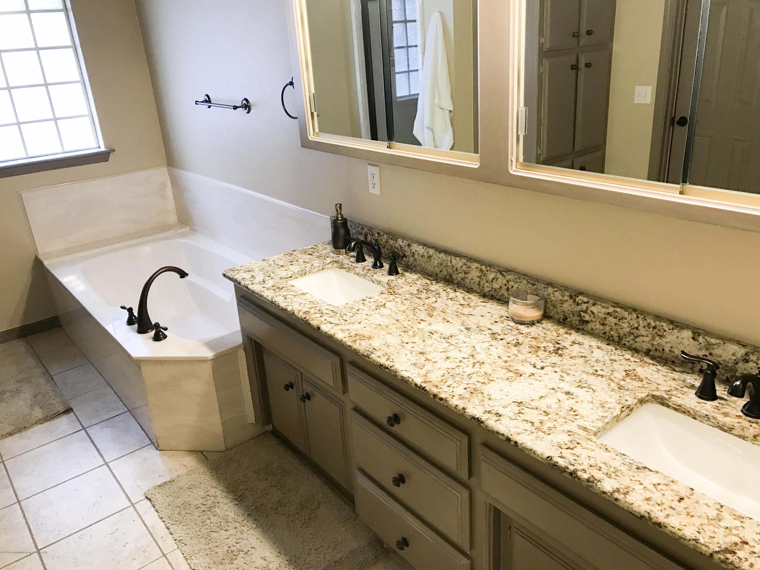 8122 Sheldon Road Amarillo, TX 79119 - Photo 21 of 30 Master Bath