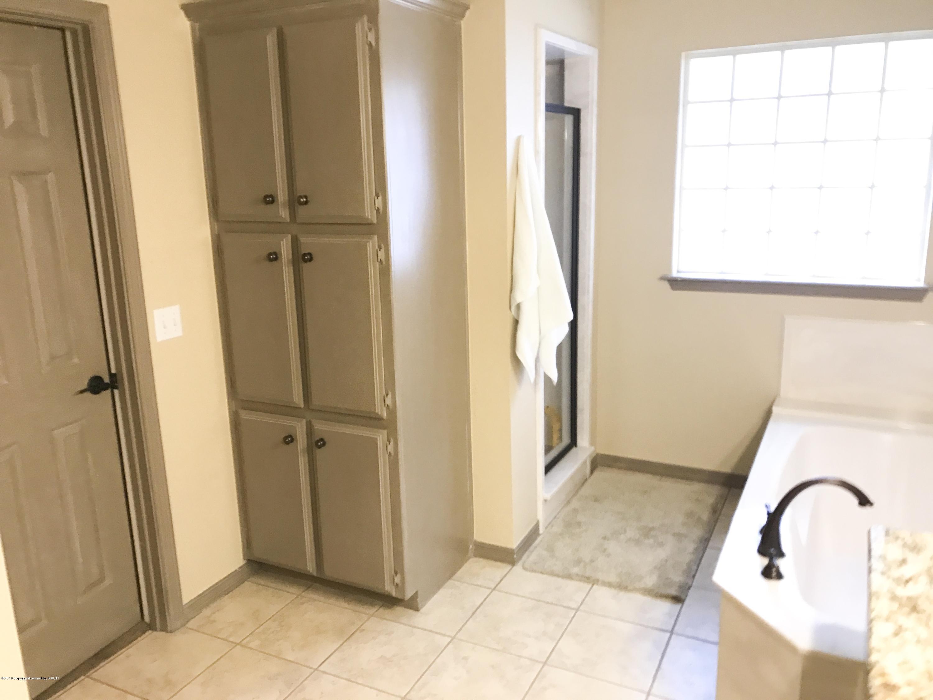 8122 Sheldon Road Amarillo, TX 79119 - Photo 22 of 30 Master Bath