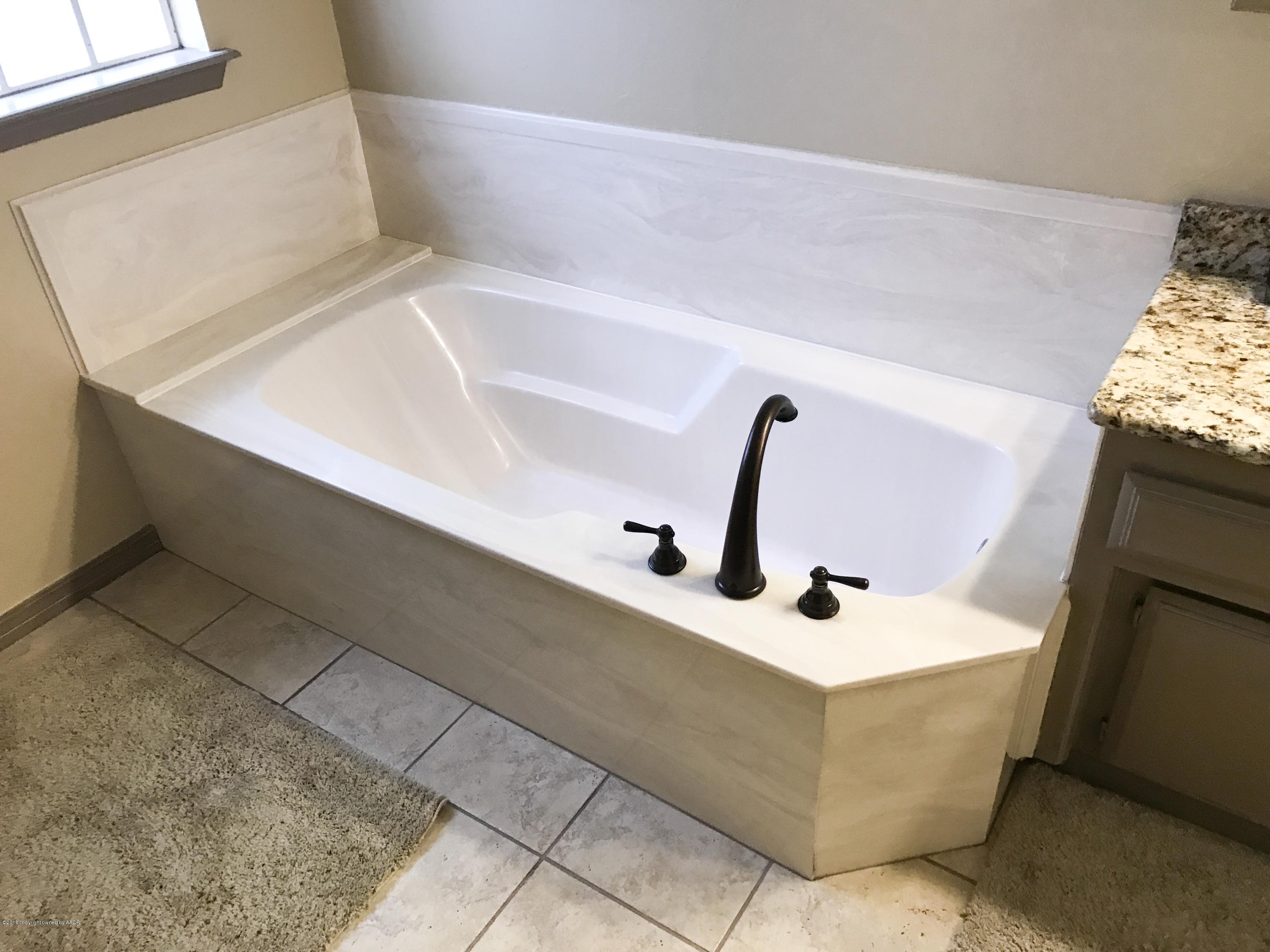 8122 Sheldon Road Amarillo, TX 79119 - Photo 23 of 30 Master Bath