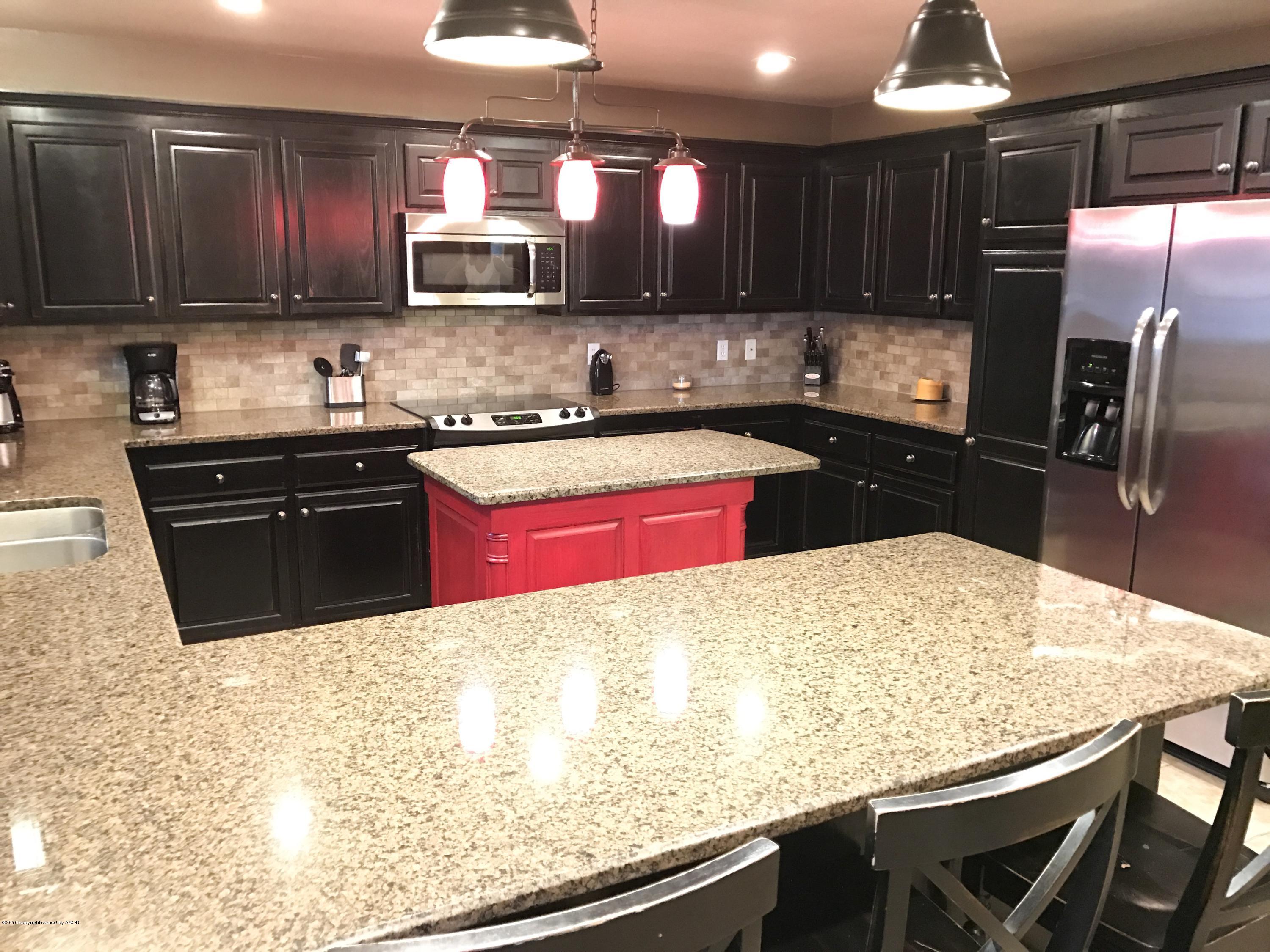 8122 Sheldon Road Amarillo, TX 79119 - Photo 10 of 30 Kitchen