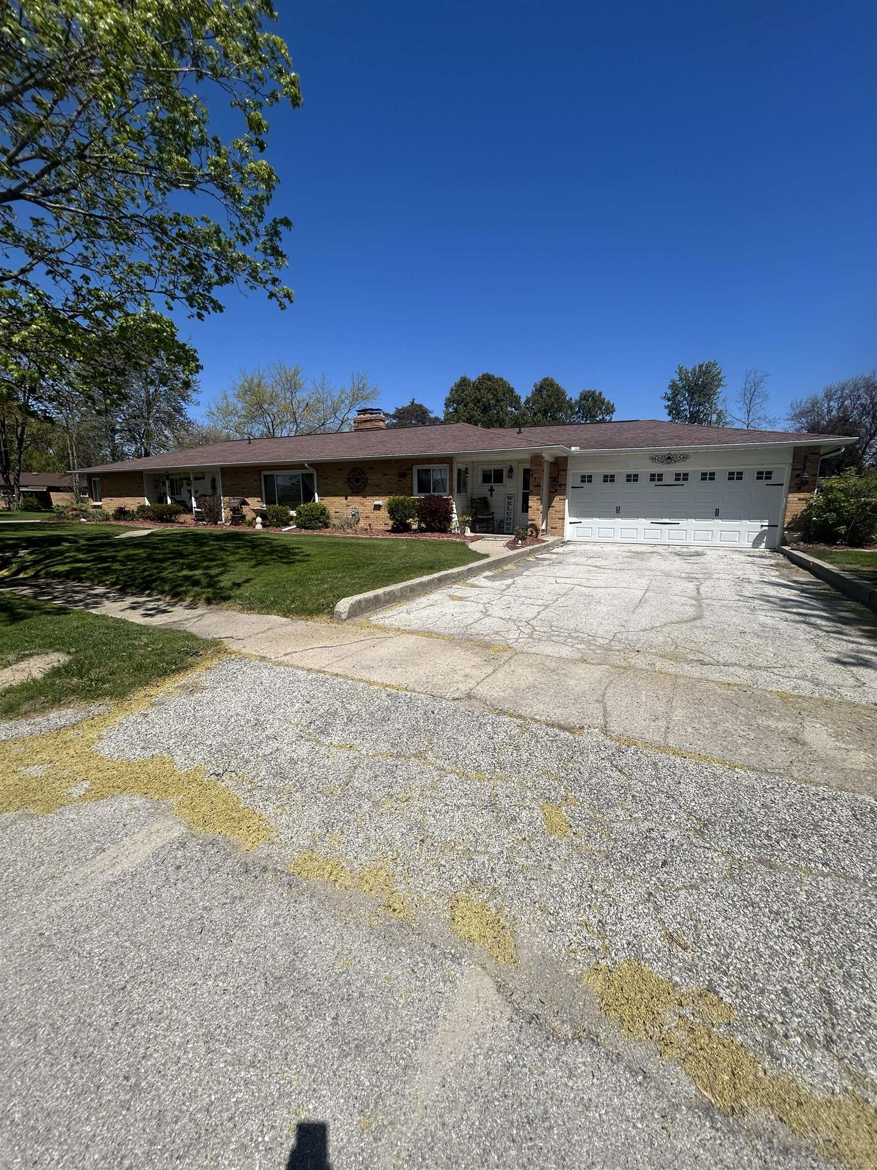 830 West 3rd Street Pinconning, MI 48650 - Photo 1 of 39