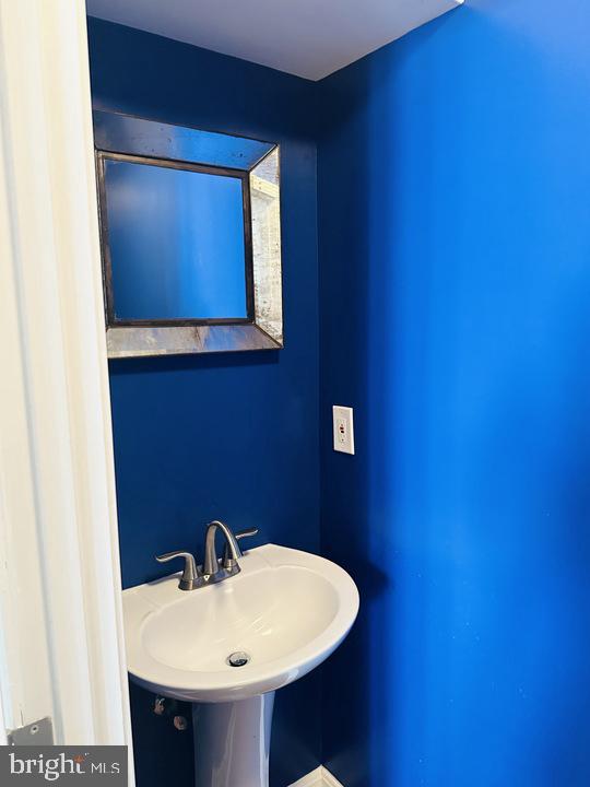 1117 Harvard Street Northwest, Unit R Washington, DC 20009 - Photo 13 of 39