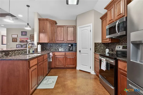 $449,900 | 2068 Pirtle Drive, Salado, TX 76571