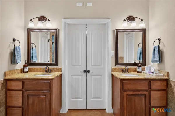 $449,900 | 2068 Pirtle Drive, Salado, TX 76571