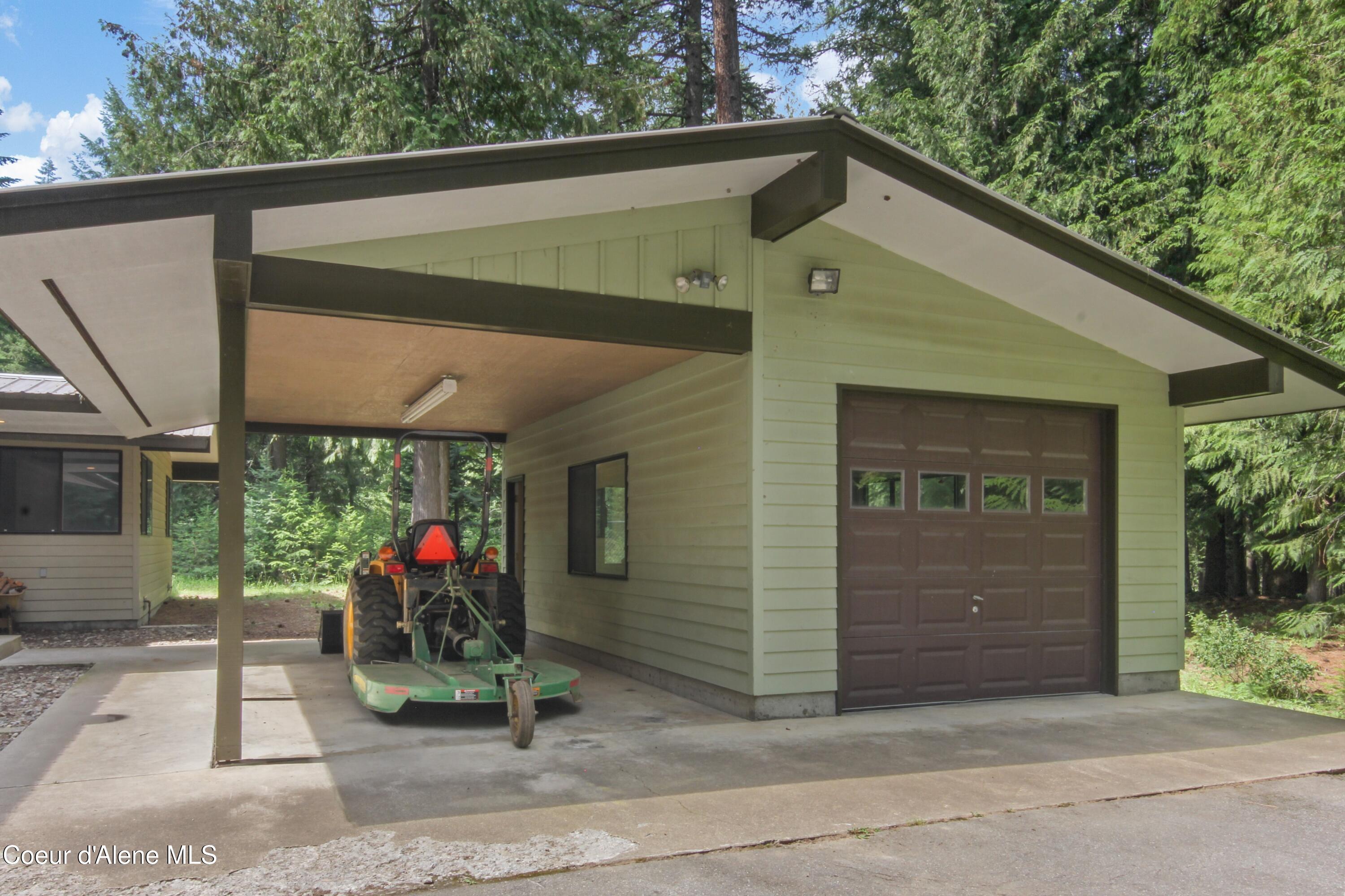 150 Denali Road Sagle, ID 83860 - Photo 15 of 40 015_Garage