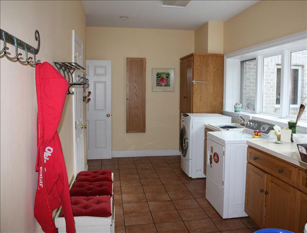 12015 Douglas Road Temperance, MI 48182 - Photo 17 of 20 Utility room