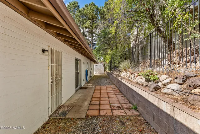 a picture of city view