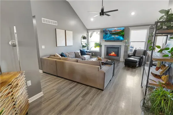 $344,900 | 1221 Cherry Street, Warrensburg, MO 64093