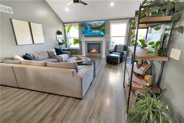 $344,900 | 1221 Cherry Street, Warrensburg, MO 64093