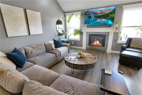 $344,900 | 1221 Cherry Street, Warrensburg, MO 64093