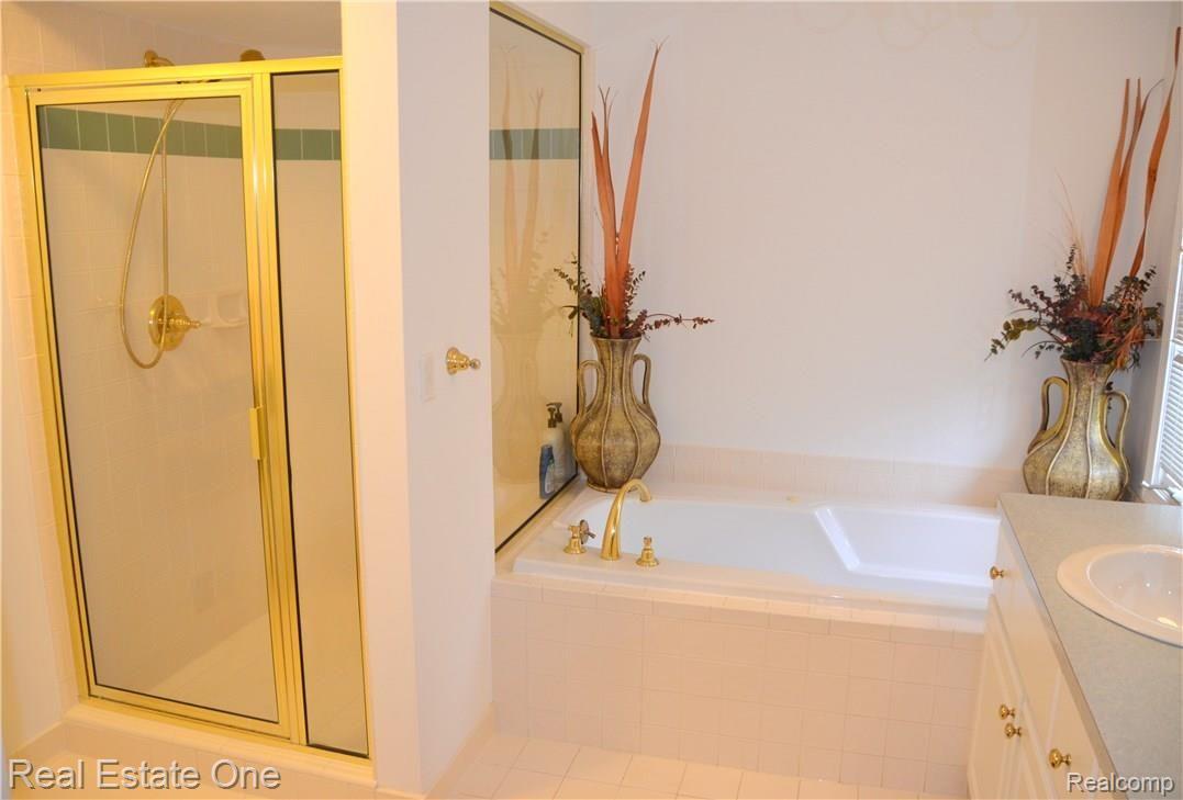 3248 Hedgewood Lane Rochester, MI 48309 - Photo 16 of 29 16.JPG
